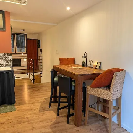 La Ou Murmurent Les Pierres Le Puy-en-Velay