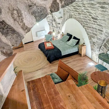 La Ou Murmurent Les Pierres * Le Puy-en-Velay