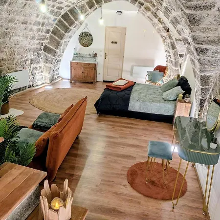 La Ou Murmurent Les Pierres