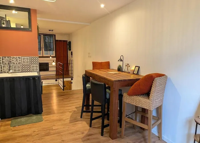 La Ou Murmurent Les Pierres Le Puy-en-Velay