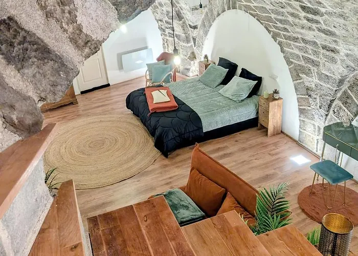 La Ou Murmurent Les Pierres * Le Puy-en-Velay