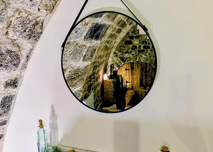 La Ou Murmurent Les Pierres *