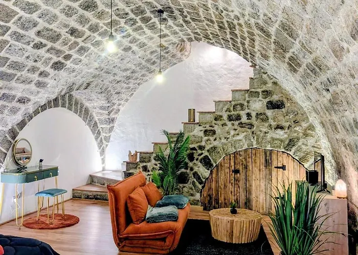 La Ou Murmurent Les Pierres Le Puy-en-Velay