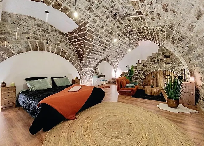 La Ou Murmurent Les Pierres *