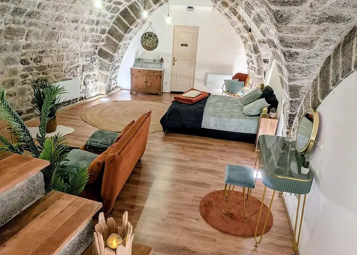 La Ou Murmurent Les Pierres